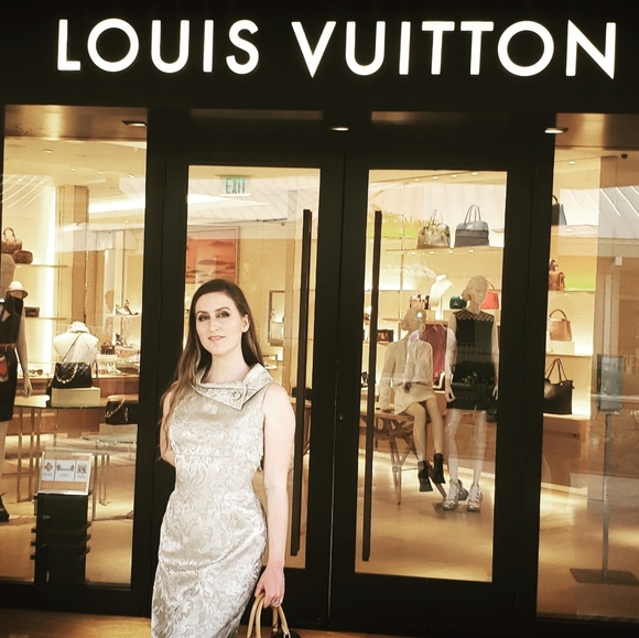 Meet your Posher, Heather - Picture 2 of 15